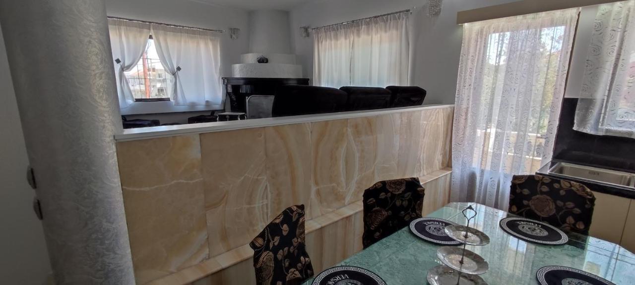 Ixian House Apartment エクステリア 写真